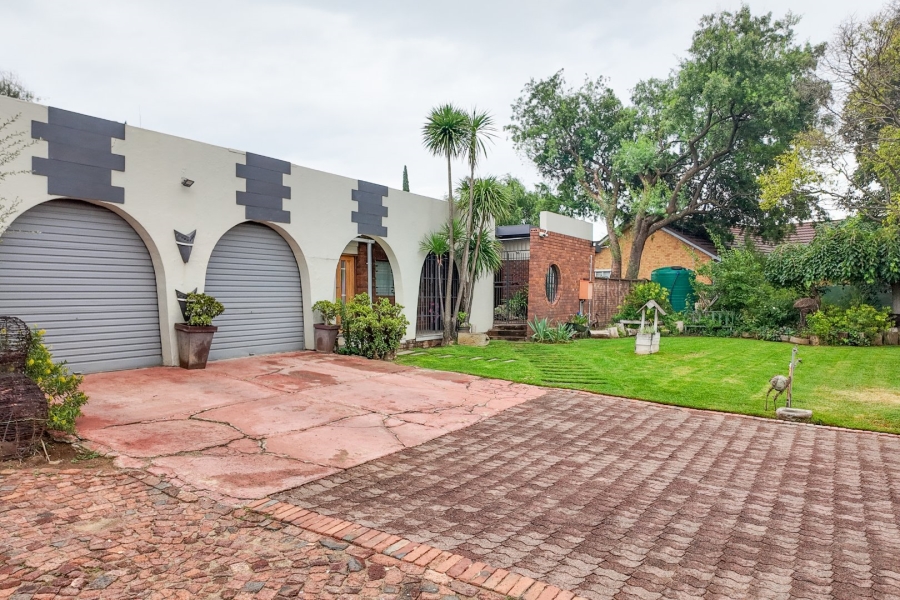 5 Bedroom Property for Sale in Fichardt Park Free State